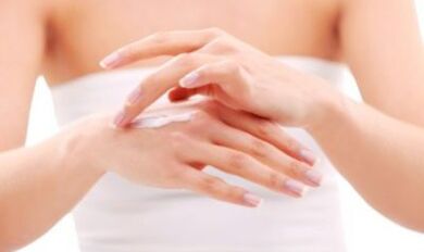 neska eskuan ukendua aplikatzen